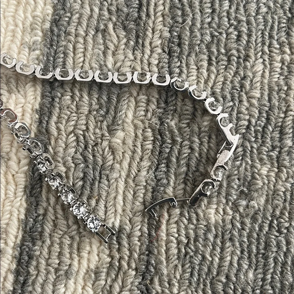 NWOT |Jewelry Set | earrings & tennis bracelet - Picture 4 of 5